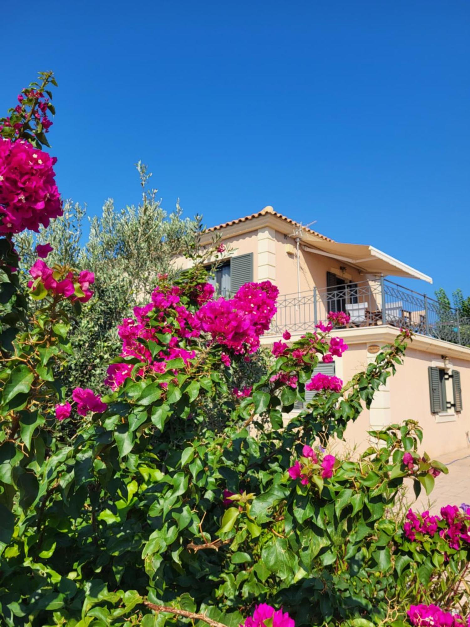 Korallis Villas Karavados ภายนอก รูปภาพ