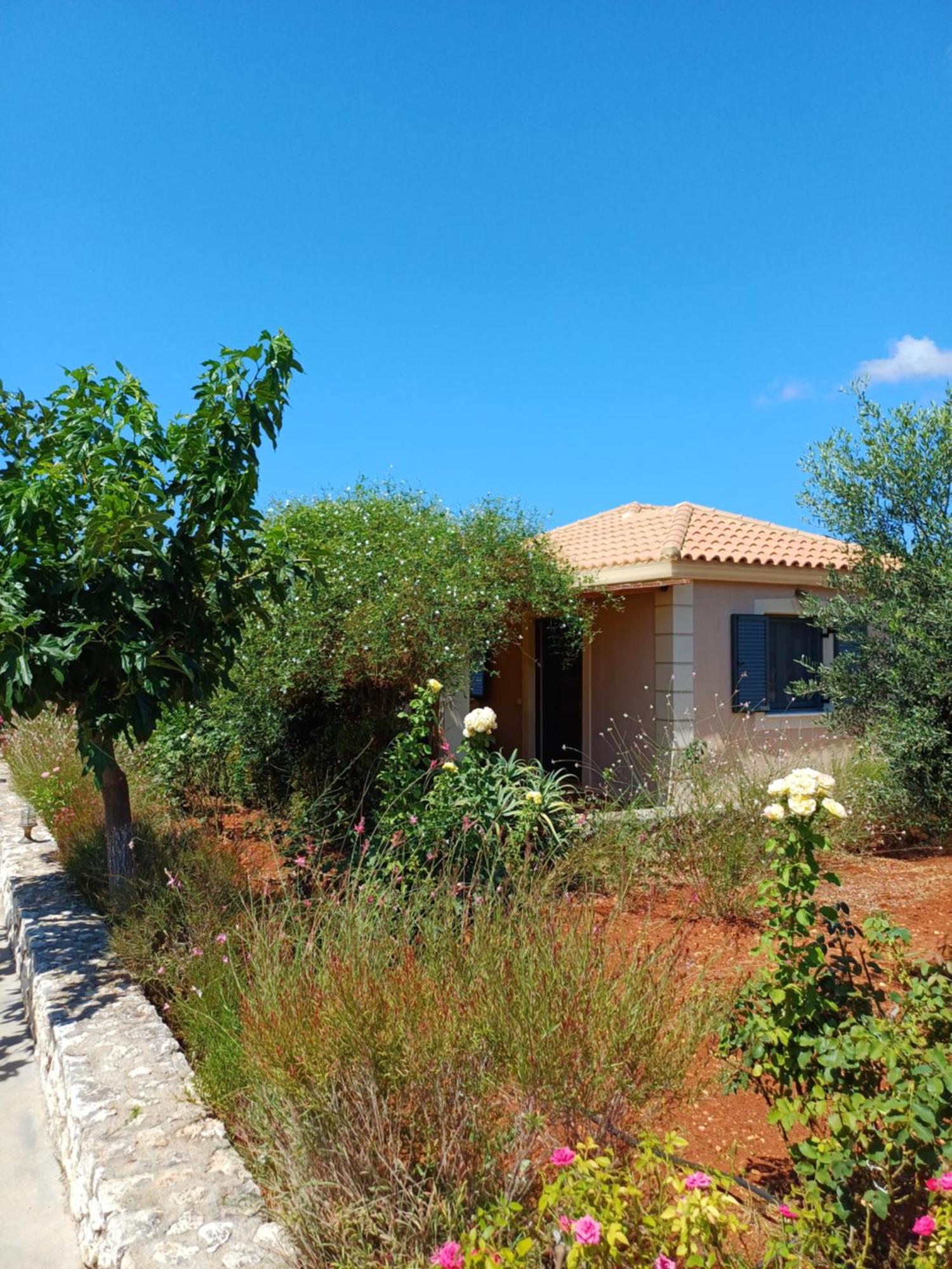 Korallis Villas Karavados ภายนอก รูปภาพ