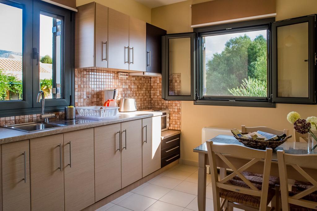 Korallis Villas Karavados ภายนอก รูปภาพ