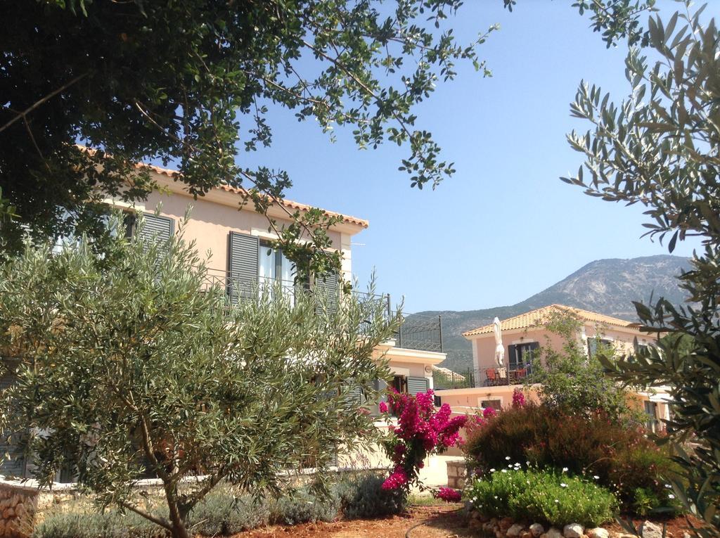 Korallis Villas Karavados ภายนอก รูปภาพ