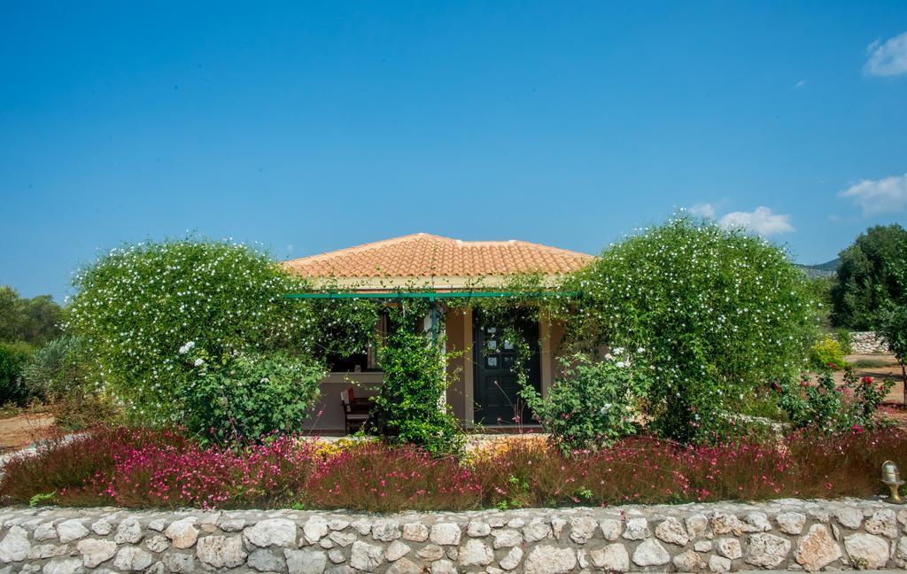 Korallis Villas Karavados ภายนอก รูปภาพ