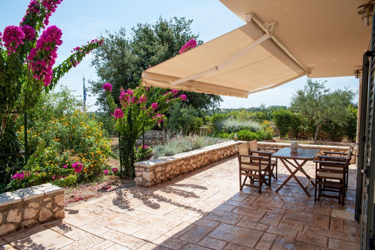 Korallis Villas Karavados ภายนอก รูปภาพ