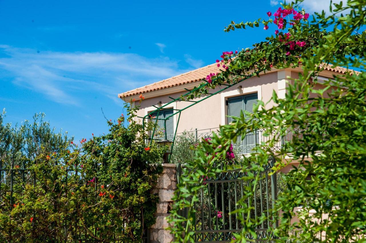 Korallis Villas Karavados ภายนอก รูปภาพ