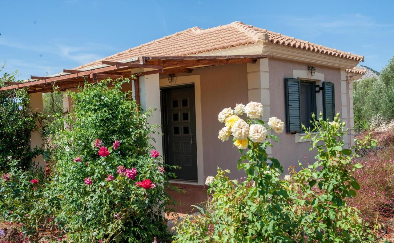 Korallis Villas Karavados ภายนอก รูปภาพ