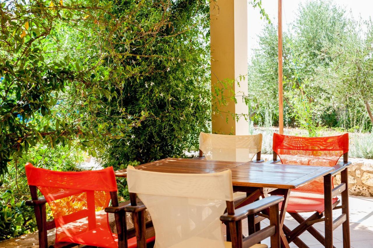 Korallis Villas Karavados ภายนอก รูปภาพ